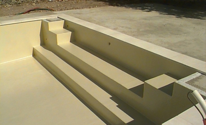 Escalier pleine largeur, Draguignan, SARL PISCINE POLYESTER ETANCHEITE