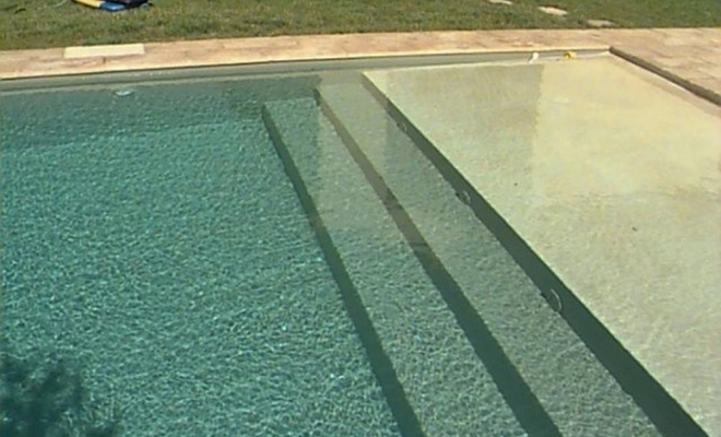 Escalier pleine largeur, Draguignan, SARL PISCINE POLYESTER ETANCHEITE